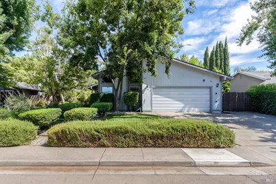 920 N Lincoln Street, Dixon, CA 95620 - Photo 1