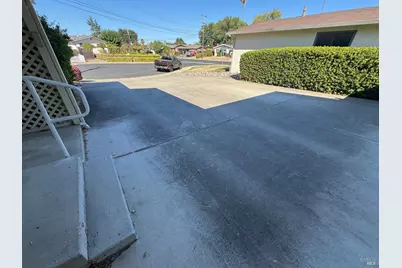 2040 Las Lomas Court, Concord, CA 94519 - Photo 5