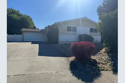 2040 Las Lomas Court, Concord, CA 94519 - Photo 3