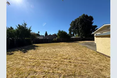 2040 Las Lomas Court, Concord, CA 94519 - Photo 39