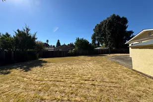 2040 Las Lomas Ct, Concord, CA 94519 - Photo 39