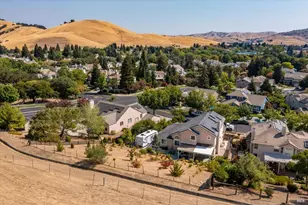 2225 Hillridge Dr, Fairfield, CA 94534 - Photo 81