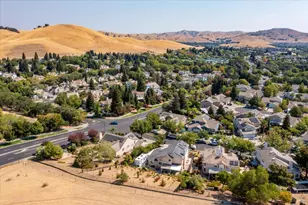 2225 Hillridge Dr, Fairfield, CA 94534 - Photo 85