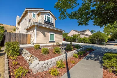 2225 Hillridge Drive, Fairfield, CA 94534 - Photo 3