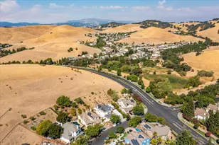 2225 Hillridge Dr, Fairfield, CA 94534 - Photo 87