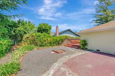 2429 Woodstock Court, Santa Rosa, CA 95409 - Photo 35