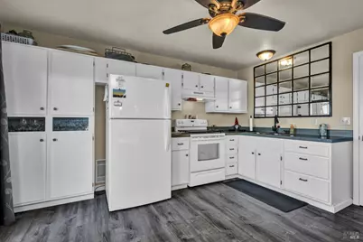 10225 Kelsey Creek Drive, Kelseyville, CA 95451 - Photo 11