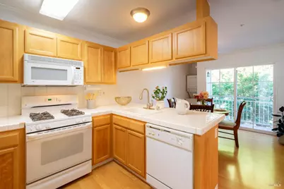 1501 La Esplanada Place #326, Santa Rosa, CA 95404 - Photo 5