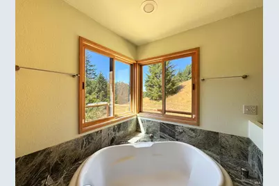 4260 Blackhawk Drive, Willits, CA 95490 - Photo 13