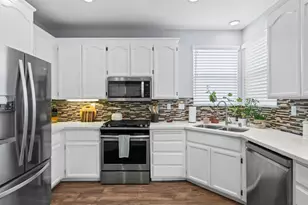 1407 Woodside Cir, Petaluma, CA 94954 - Photo 15