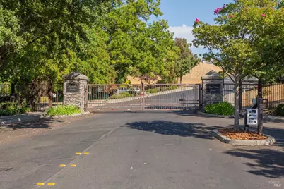 2030 Pinecrest Court, Vacaville, CA 95688 - Photo 13