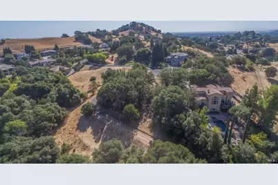 2030 Pinecrest Court, Vacaville, CA 95688 - Photo 5