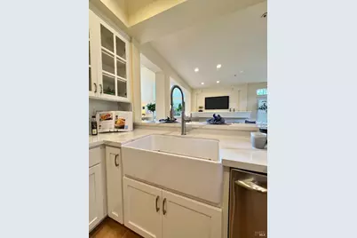 33 Cove Court, Napa, CA 94559 - Photo 17