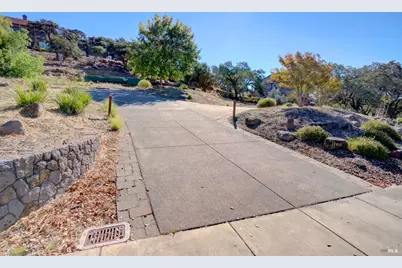 1166 Castle Oaks Drive, Napa, CA 94558 - Photo 39