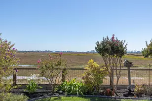 91 S Newport Dr, Napa, CA 94559 - Photo 31