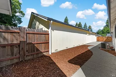 572 Eldridge Avenue, Vacaville, CA 95688 - Photo 29