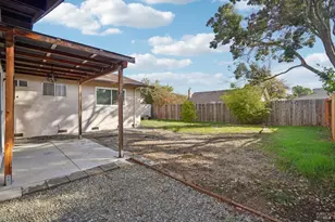 1136 Woodridge Dr, Vacaville, CA 95687 - Photo 31