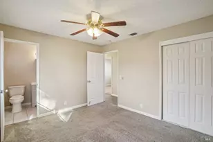 1136 Woodridge Dr, Vacaville, CA 95687 - Photo 27