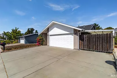 253 Carlisle Way, Benicia, CA 94510 - Photo 3