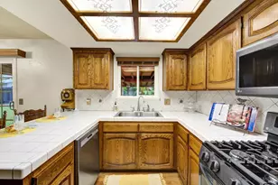 221 Livingston Ave, Vacaville, CA 95687 - Photo 35