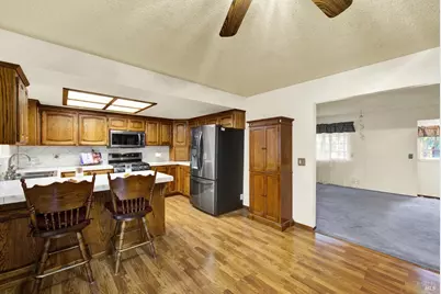 221 Livingston Avenue, Vacaville, CA 95687 - Photo 31