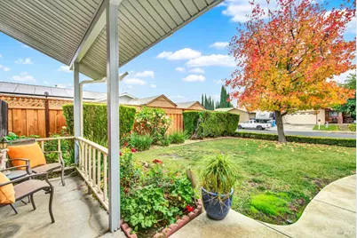 221 Livingston Avenue, Vacaville, CA 95687 - Photo 15