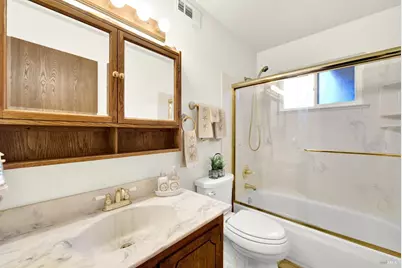 221 Livingston Avenue, Vacaville, CA 95687 - Photo 47