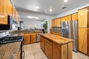 1413 Spence Ct, Suisun City, CA 94585 - Photo 5