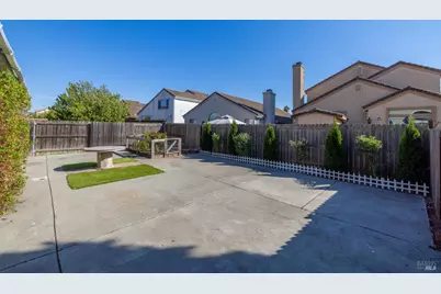 1413 Spence Court, Suisun City, CA 94585 - Photo 25