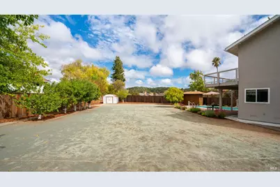 8 Clover Hill Court, San Rafael, CA 94903 - Photo 15