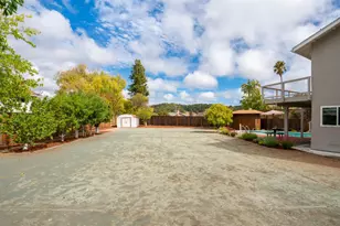 8 Clover Hill Ct, San Rafael, CA 94903 - Photo 15