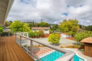 8 Clover Hill Ct, San Rafael, CA 94903 - Photo 39