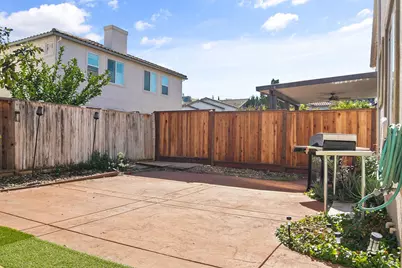 1079 Portofino Avenue, Vacaville, CA 95687 - Photo 23