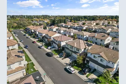 1079 Portofino Avenue, Vacaville, CA 95687 - Photo 19