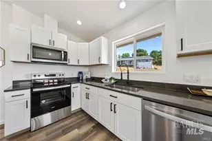 10818 Skyview Dr, Kelseyville, CA 95451 - Photo 9