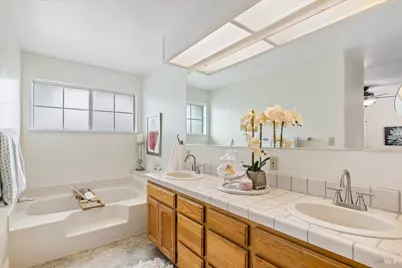 375 E O Street, Benicia, CA 94510 - Photo 23