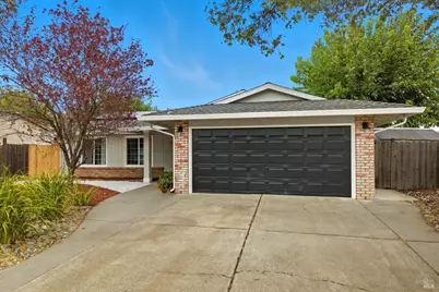 678 Claremont Drive, Vacaville, CA 95687 - Photo 3