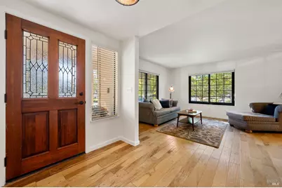 1049 Charlson Way, Napa, CA 94558 - Photo 9