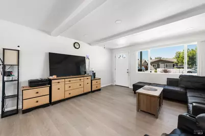 1042 Hayes Street, Fairfield, CA 94533 - Photo 5