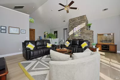 18530 Glenwood Road, Hidden Valley Lake, CA 95467 - Photo 9