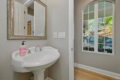 18530 Glenwood Road, Hidden Valley Lake, CA 95467 - Photo 25