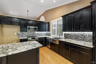 918 Moonstone Court, Vacaville, CA 95687 - Photo 17