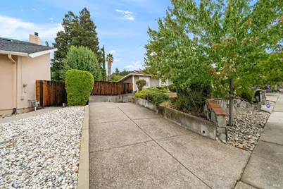 506 Midway Court, Martinez, CA 94553 - Photo 3