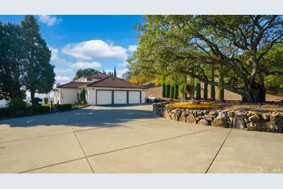 4320 Edinburg Court, Fairfield, CA 94534 - Photo 9