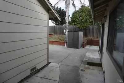 1048 Topsail Drive, Vallejo, CA 94591 - Photo 17