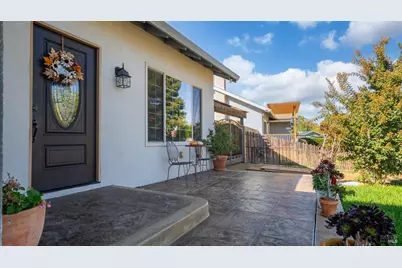 571 Greenwood Drive, Vacaville, CA 95687 - Photo 7