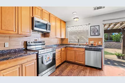571 Greenwood Drive, Vacaville, CA 95687 - Photo 13