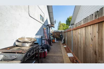 571 Greenwood Drive, Vacaville, CA 95687 - Photo 29