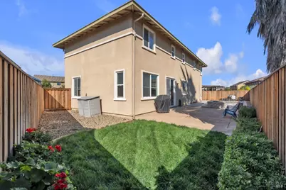 2042 Hamstead Court, Vacaville, CA 95687 - Photo 5