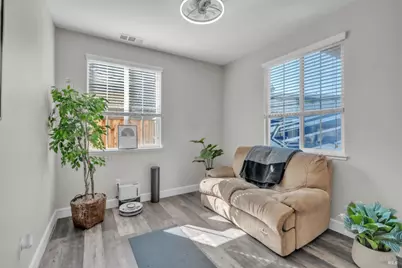 2042 Hamstead Court, Vacaville, CA 95687 - Photo 13